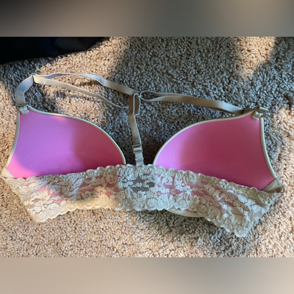 PINK push up Bra
Size 34C
Adjustable/removable strap - Picture 4 of 4